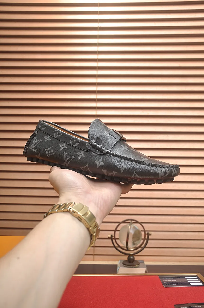 Men's men's shoes 💰420💶 [LV Doudou shoes] (water-dyed cowhide lining) new model is on the market, available on the official website. The new Doudou shoes are processed into single-color materials, and the uppers are made of imported horsehide leather. The body of the shoe is fully hemmed with mark thread, and is lined with imported original cowhide leather. The elegant shoe shape is super suitable for all-matching, and the size is 38-44.